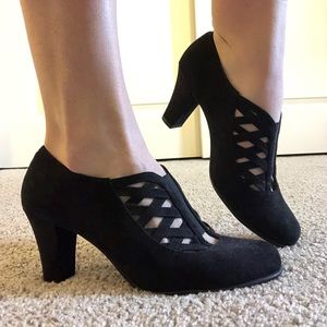 Black pumps *Size 10*
